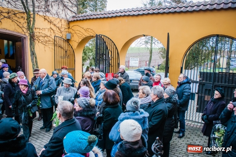 Zdjęcie w galerii na portalu naszraciborz.pl: Ostatnie pożegnanie śp. Teresy Pawłowskiej, zasłużonej działaczki Związku Sybiraków wiadomości z regionu