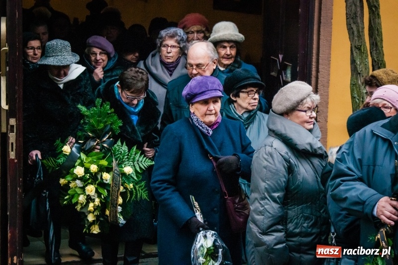 Zdjęcie w galerii na portalu naszraciborz.pl: Ostatnie pożegnanie śp. Teresy Pawłowskiej, zasłużonej działaczki Związku Sybiraków wiadomości z regionu