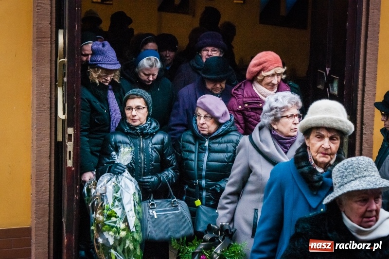 Zdjęcie w galerii na portalu naszraciborz.pl: Ostatnie pożegnanie śp. Teresy Pawłowskiej, zasłużonej działaczki Związku Sybiraków wiadomości z regionu
