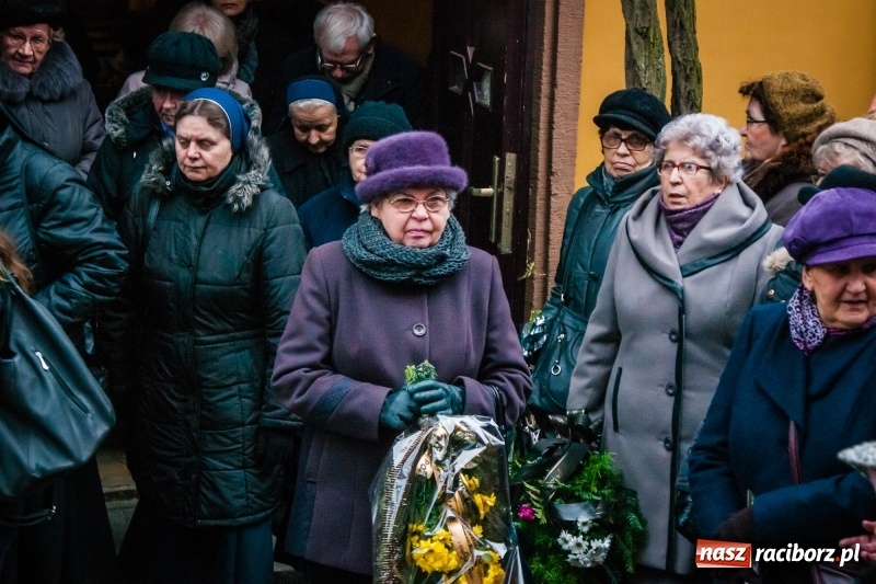 Zdjęcie w galerii na portalu naszraciborz.pl: Ostatnie pożegnanie śp. Teresy Pawłowskiej, zasłużonej działaczki Związku Sybiraków wiadomości z regionu