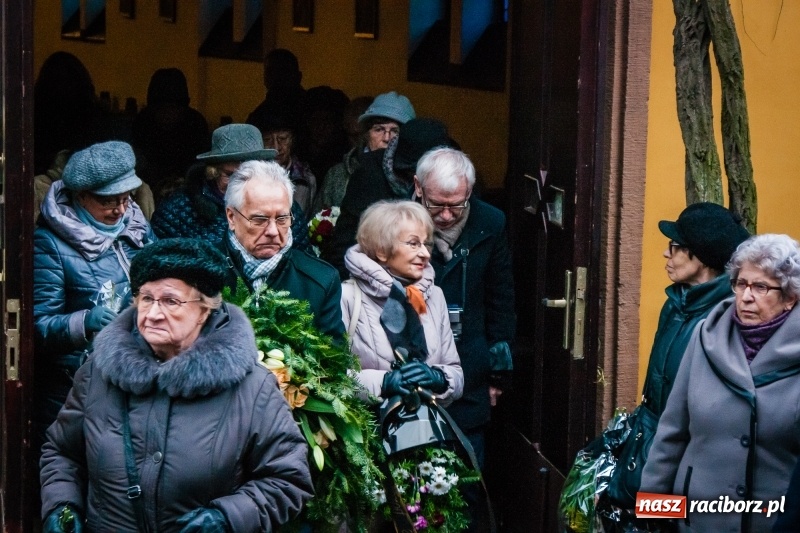 Zdjęcie w galerii na portalu naszraciborz.pl: Ostatnie pożegnanie śp. Teresy Pawłowskiej, zasłużonej działaczki Związku Sybiraków wiadomości z regionu