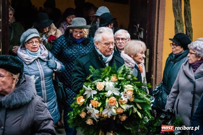 Zdjęcie w galerii na portalu naszraciborz.pl: Ostatnie pożegnanie śp. Teresy Pawłowskiej, zasłużonej działaczki Związku Sybiraków wiadomości z regionu