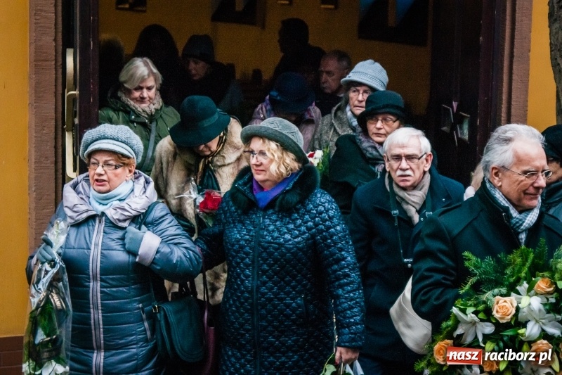Zdjęcie w galerii na portalu naszraciborz.pl: Ostatnie pożegnanie śp. Teresy Pawłowskiej, zasłużonej działaczki Związku Sybiraków wiadomości z regionu