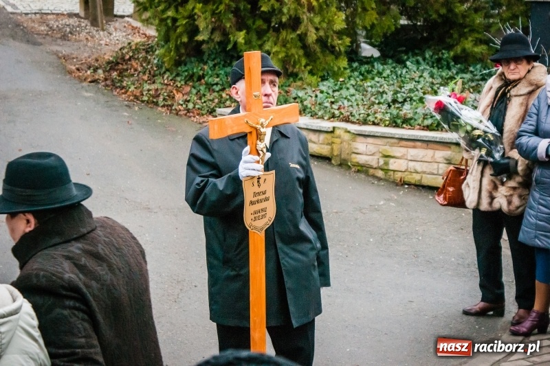 Zdjęcie w galerii na portalu naszraciborz.pl: Ostatnie pożegnanie śp. Teresy Pawłowskiej, zasłużonej działaczki Związku Sybiraków wiadomości z regionu