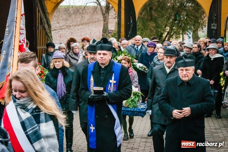 Zdjęcie w galerii na portalu naszraciborz.pl: Ostatnie pożegnanie śp. Teresy Pawłowskiej, zasłużonej działaczki Związku Sybiraków wiadomości z regionu