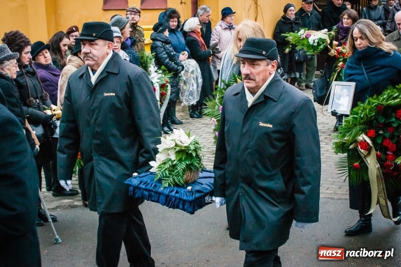 Zdjęcie w galerii na portalu naszraciborz.pl: Ostatnie pożegnanie śp. Teresy Pawłowskiej, zasłużonej działaczki Związku Sybiraków wiadomości z regionu