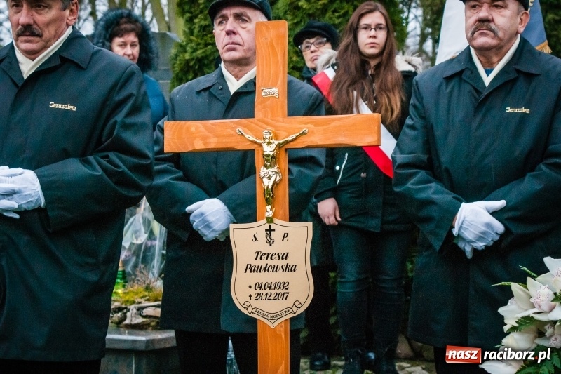 Zdjęcie w galerii na portalu naszraciborz.pl: Ostatnie pożegnanie śp. Teresy Pawłowskiej, zasłużonej działaczki Związku Sybiraków wiadomości z regionu
