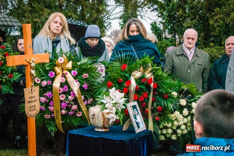 Zdjęcie w galerii na portalu naszraciborz.pl: Ostatnie pożegnanie śp. Teresy Pawłowskiej, zasłużonej działaczki Związku Sybiraków wiadomości z regionu
