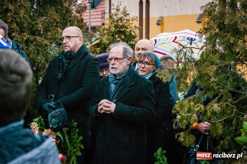 Zdjęcie w galerii na portalu naszraciborz.pl: Ostatnie pożegnanie śp. Teresy Pawłowskiej, zasłużonej działaczki Związku Sybiraków wiadomości z regionu