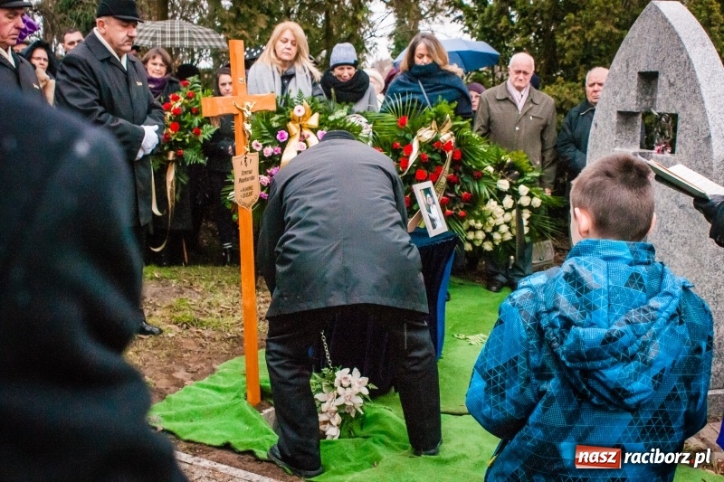 Zdjęcie w galerii na portalu naszraciborz.pl: Ostatnie pożegnanie śp. Teresy Pawłowskiej, zasłużonej działaczki Związku Sybiraków wiadomości z regionu