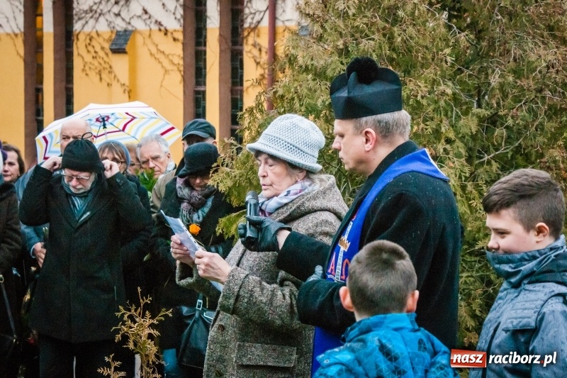 Zdjęcie w galerii na portalu naszraciborz.pl: Ostatnie pożegnanie śp. Teresy Pawłowskiej, zasłużonej działaczki Związku Sybiraków wiadomości z regionu