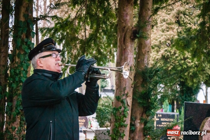 Zdjęcie w galerii na portalu naszraciborz.pl: Ostatnie pożegnanie śp. Teresy Pawłowskiej, zasłużonej działaczki Związku Sybiraków wiadomości z regionu