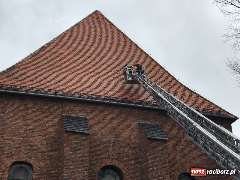 Zdjęcie w galerii na portalu naszraciborz.pl: Dach kościoła farnego czeka remont wiadomości z regionu