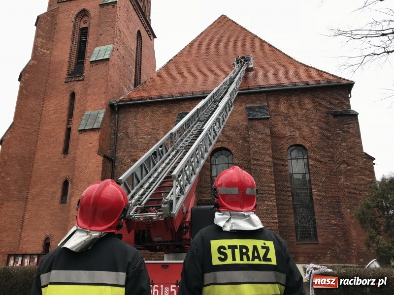 Zdjęcie w galerii na portalu naszraciborz.pl: Dach kościoła farnego czeka remont wiadomości z regionu