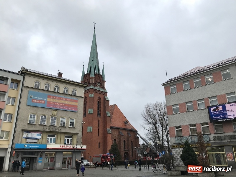 Zdjęcie w galerii na portalu naszraciborz.pl: Dach kościoła farnego czeka remont wiadomości z regionu