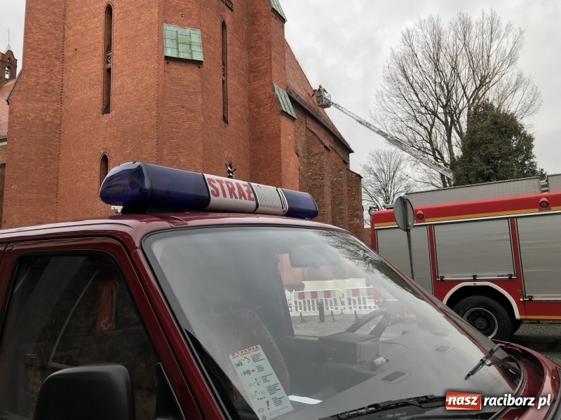 Zdjęcie w galerii na portalu naszraciborz.pl: Dach kościoła farnego czeka remont wiadomości z regionu