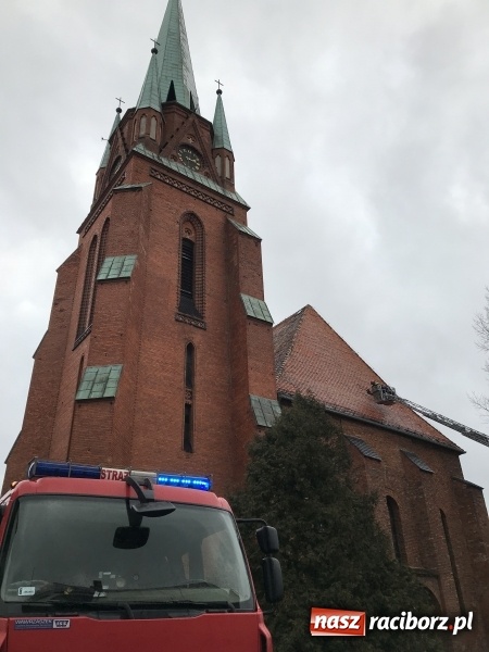 Zdjęcie w galerii na portalu naszraciborz.pl: Dach kościoła farnego czeka remont wiadomości z regionu
