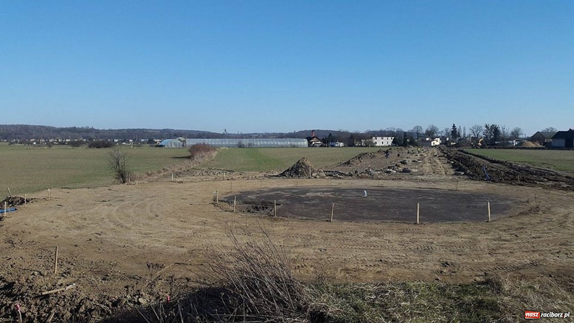 Zdjęcie w galerii na portalu naszraciborz.pl: Stowarzyszenie Odra 1945 odkrywa zapomniany trakt wiadomości z regionu