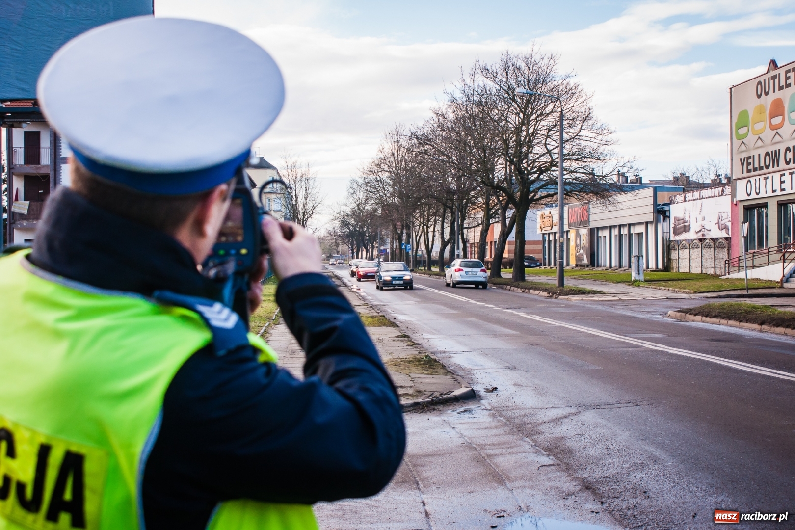 Zdjęcie w galerii na portalu naszraciborz.pl: Raciborska policja otrzymała nowy laserowy miernik prędkości wiadomości z regionu