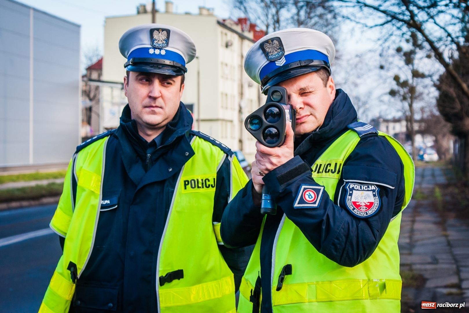 Zdjęcie w galerii na portalu naszraciborz.pl: Raciborska policja otrzymała nowy laserowy miernik prędkości wiadomości z regionu