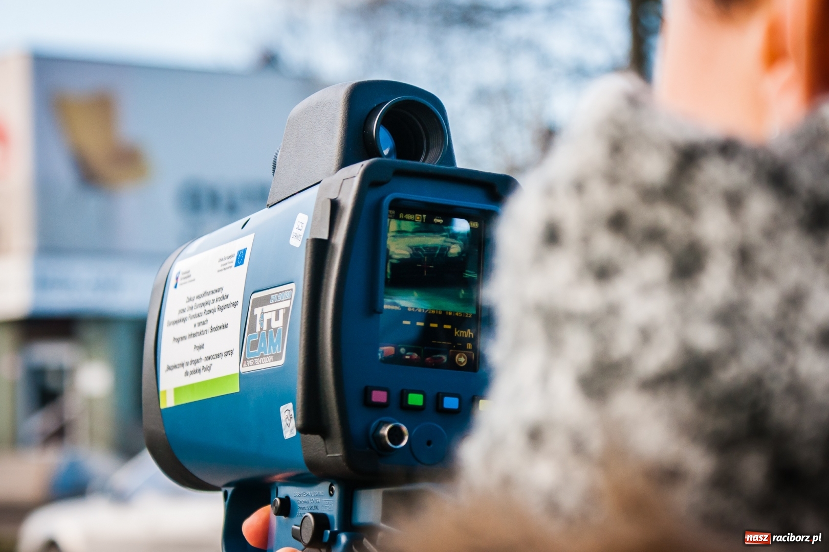 Zdjęcie w galerii na portalu naszraciborz.pl: Raciborska policja otrzymała nowy laserowy miernik prędkości wiadomości z regionu