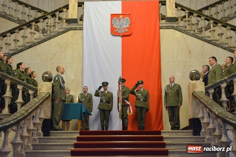 Zdjęcie w galerii na portalu naszraciborz.pl: Ślubowanie nowych funkcjonariuszy w Śląskim Oddziale Straży Granicznej wiadomości z regionu