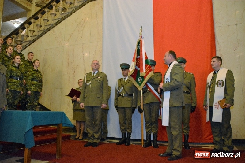 Zdjęcie w galerii na portalu naszraciborz.pl: Ślubowanie nowych funkcjonariuszy w Śląskim Oddziale Straży Granicznej wiadomości z regionu
