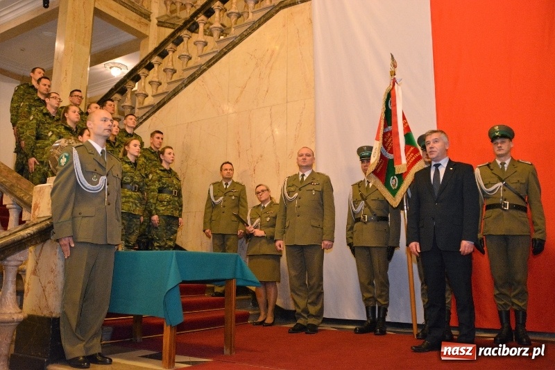 Zdjęcie w galerii na portalu naszraciborz.pl: Ślubowanie nowych funkcjonariuszy w Śląskim Oddziale Straży Granicznej wiadomości z regionu