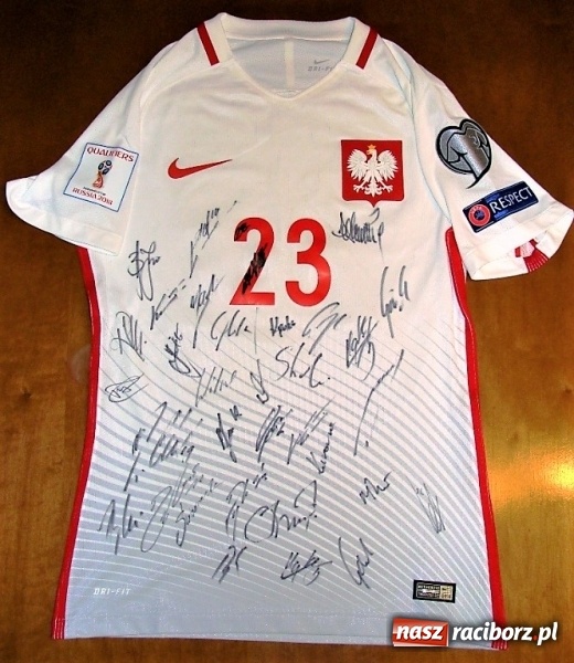 Zdjęcie w galerii na portalu naszraciborz.pl: Wylicytuj koszulkę reprezentacji i pomóż małemu Mateuszowi wiadomości z regionu