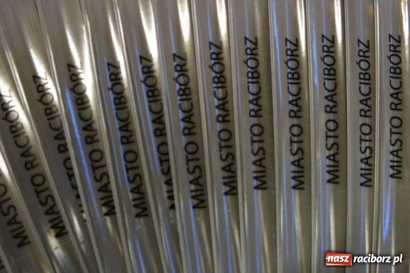 Zdjęcie w galerii na portalu naszraciborz.pl: Bądź widoczny, noś odblaski wiadomości z regionu