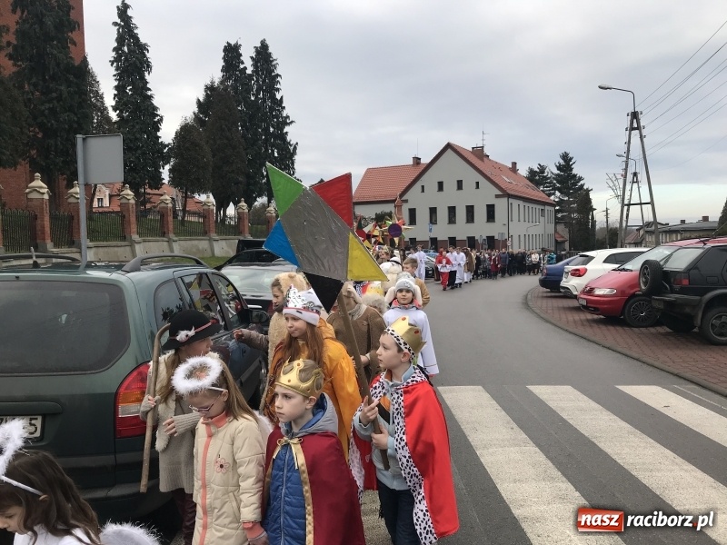 Zdjęcie w galerii na portalu naszraciborz.pl: Orszak Trzech Króli w Raciborzu Brzeziu FOTO i WIDEO wiadomości z regionu