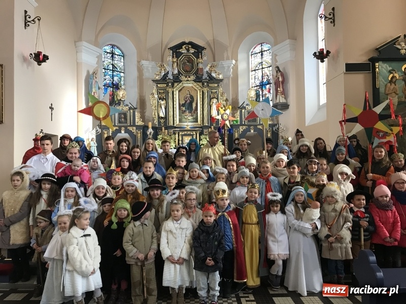 Zdjęcie w galerii na portalu naszraciborz.pl: Orszak Trzech Króli w Raciborzu Brzeziu FOTO i WIDEO wiadomości z regionu