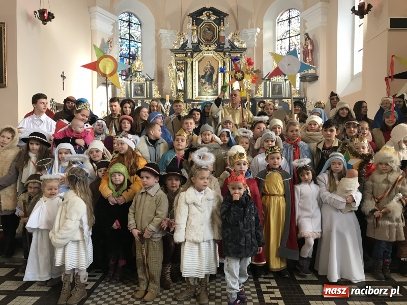 Zdjęcie w galerii na portalu naszraciborz.pl: Orszak Trzech Króli w Raciborzu Brzeziu FOTO i WIDEO wiadomości z regionu