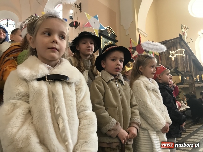 Zdjęcie w galerii na portalu naszraciborz.pl: Orszak Trzech Króli w Raciborzu Brzeziu FOTO i WIDEO wiadomości z regionu