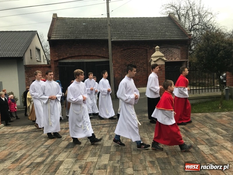 Zdjęcie w galerii na portalu naszraciborz.pl: Orszak Trzech Króli w Raciborzu Brzeziu FOTO i WIDEO wiadomości z regionu