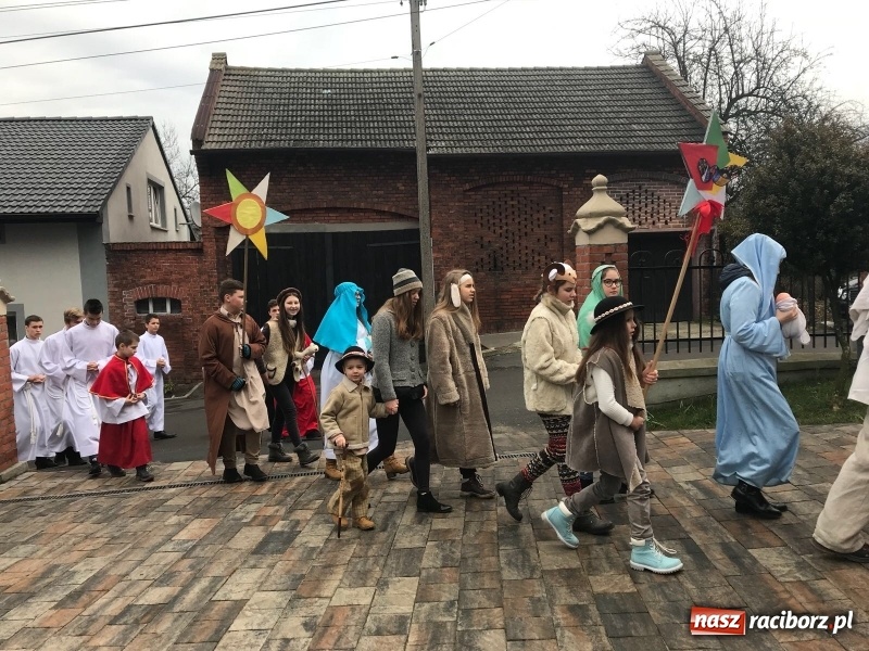 Zdjęcie w galerii na portalu naszraciborz.pl: Orszak Trzech Króli w Raciborzu Brzeziu FOTO i WIDEO wiadomości z regionu