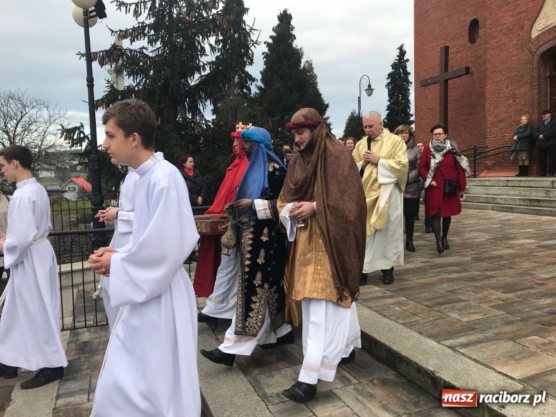 Zdjęcie w galerii na portalu naszraciborz.pl: Orszak Trzech Króli w Raciborzu Brzeziu FOTO i WIDEO wiadomości z regionu