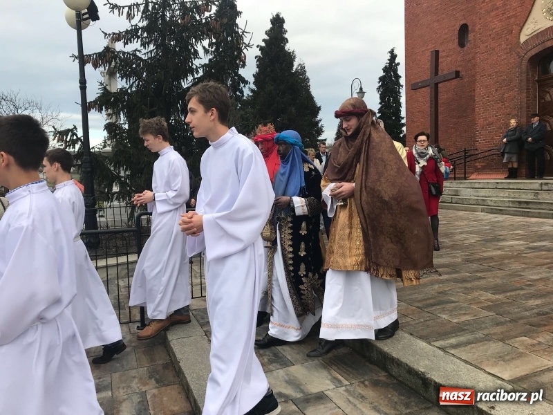 Zdjęcie w galerii na portalu naszraciborz.pl: Orszak Trzech Króli w Raciborzu Brzeziu FOTO i WIDEO wiadomości z regionu