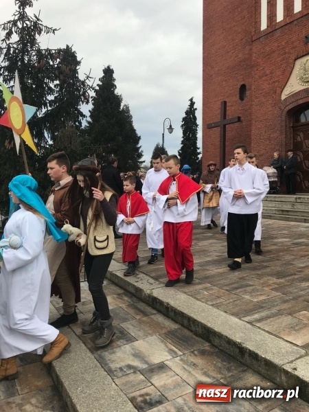 Zdjęcie w galerii na portalu naszraciborz.pl: Orszak Trzech Króli w Raciborzu Brzeziu FOTO i WIDEO wiadomości z regionu