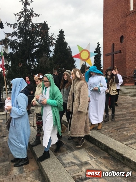 Zdjęcie w galerii na portalu naszraciborz.pl: Orszak Trzech Króli w Raciborzu Brzeziu FOTO i WIDEO wiadomości z regionu