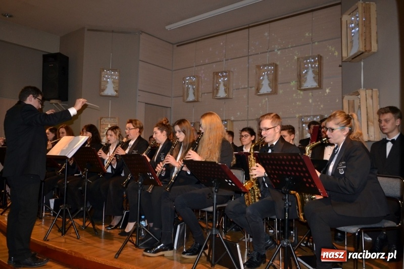 Zdjęcie w galerii na portalu naszraciborz.pl: Jest taki dzień… Koncert noworoczny z orkiestrą dętą w Tworkowie wiadomości z regionu