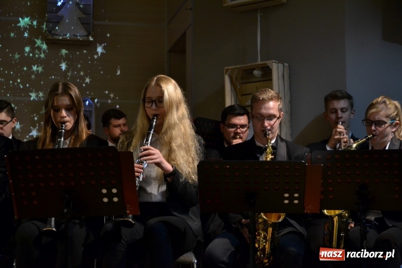 Zdjęcie w galerii na portalu naszraciborz.pl: Jest taki dzień… Koncert noworoczny z orkiestrą dętą w Tworkowie wiadomości z regionu