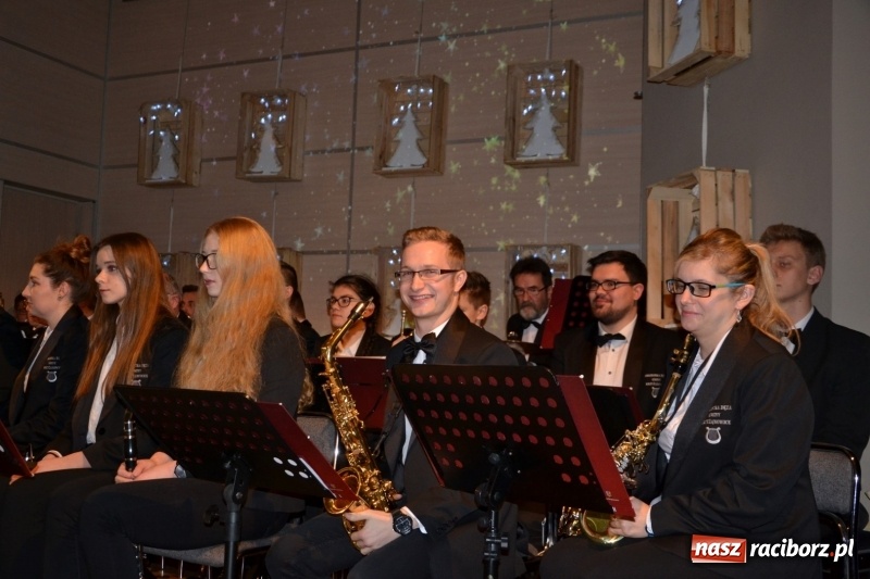 Zdjęcie w galerii na portalu naszraciborz.pl: Jest taki dzień… Koncert noworoczny z orkiestrą dętą w Tworkowie wiadomości z regionu