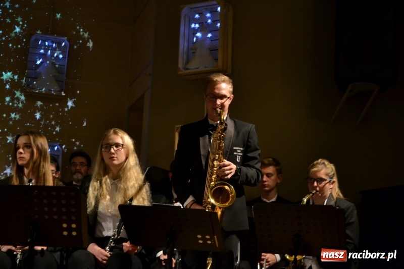 Zdjęcie w galerii na portalu naszraciborz.pl: Jest taki dzień… Koncert noworoczny z orkiestrą dętą w Tworkowie wiadomości z regionu