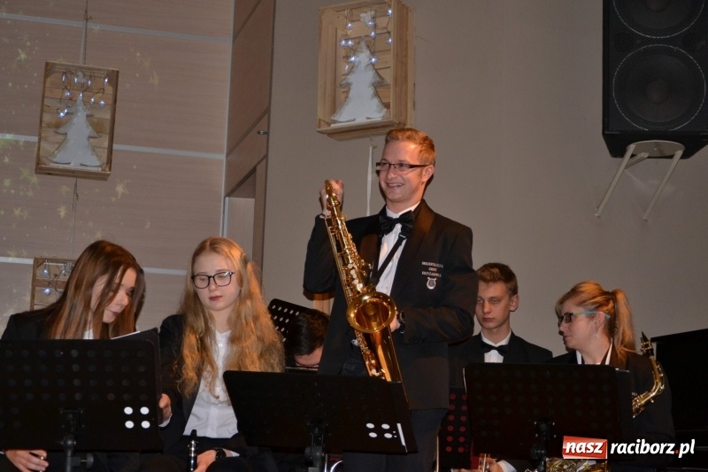 Zdjęcie w galerii na portalu naszraciborz.pl: Jest taki dzień… Koncert noworoczny z orkiestrą dętą w Tworkowie wiadomości z regionu