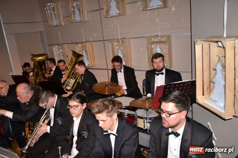 Zdjęcie w galerii na portalu naszraciborz.pl: Jest taki dzień… Koncert noworoczny z orkiestrą dętą w Tworkowie wiadomości z regionu