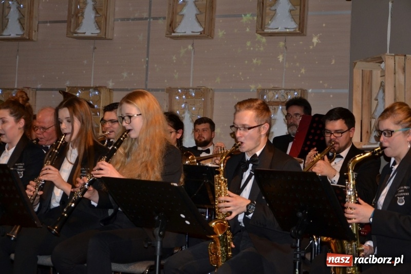 Zdjęcie w galerii na portalu naszraciborz.pl: Jest taki dzień… Koncert noworoczny z orkiestrą dętą w Tworkowie wiadomości z regionu
