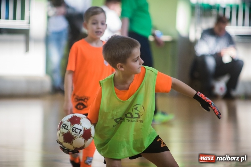 Zdjęcie w galerii na portalu naszraciborz.pl: LKS 05 Tworków zwycięzcą noworocznego turnieju halowej piłki nożnej wiadomości z regionu