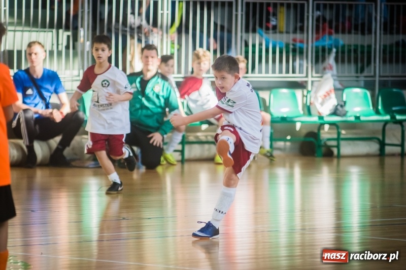 Zdjęcie w galerii na portalu naszraciborz.pl: LKS 05 Tworków zwycięzcą noworocznego turnieju halowej piłki nożnej wiadomości z regionu