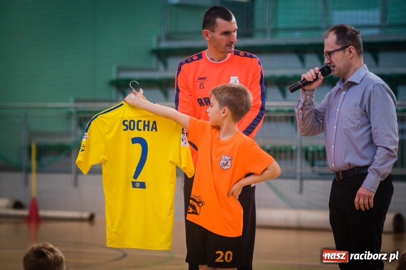 Zdjęcie w galerii na portalu naszraciborz.pl: LKS 05 Tworków zwycięzcą noworocznego turnieju halowej piłki nożnej wiadomości z regionu